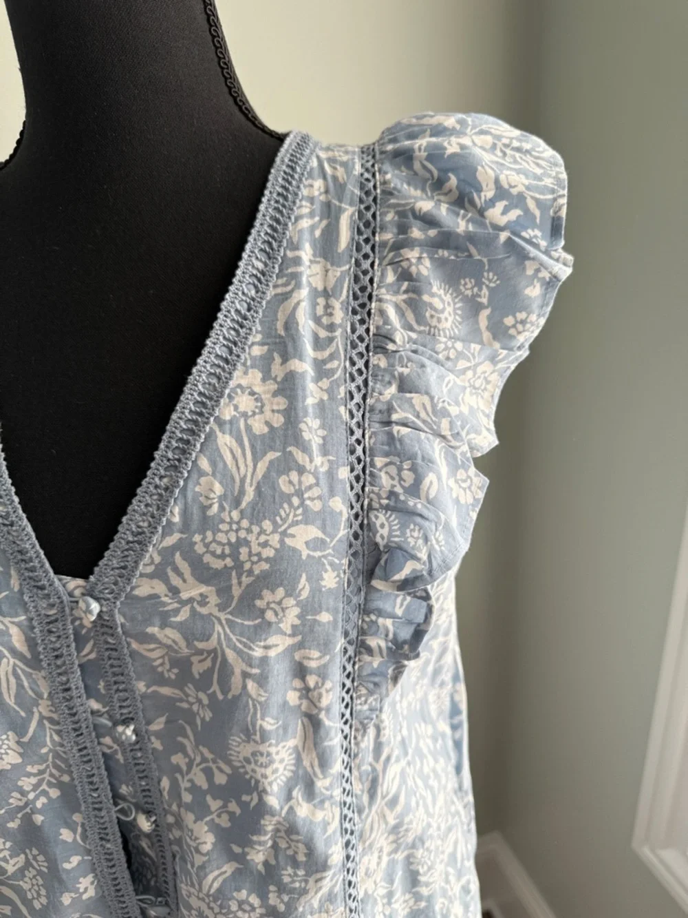 Lucky Brand Blue Floral Sleeveless V-Neck Button Dress - Picture 2 of 7